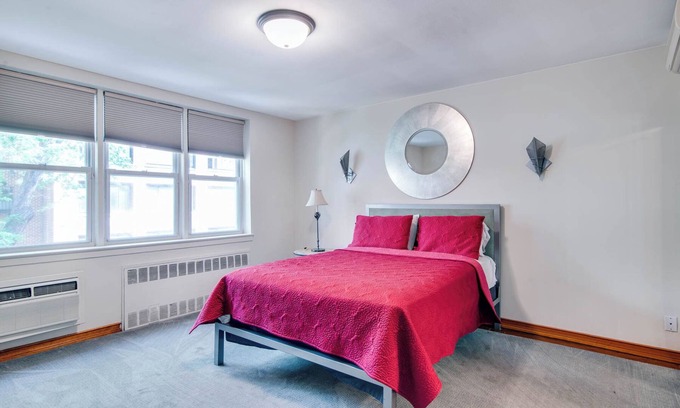 Turtle Bay House | STEPS FROM ROCKEFELLER CENTER, TIMES SQ., UNITED NATIONS, SHOPPING AND SUBWAY