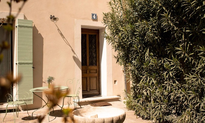 L'Isle-sur-la-Sorgue Apartment | Stilvolle Wohnung im Historischen Stadtkern von L'isle-sur-la-sorgue