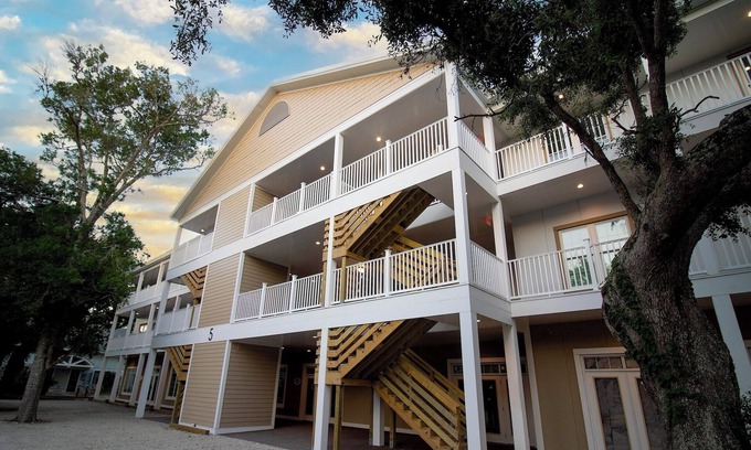 Bald Head Island Condo | Stoked Village Condo- Red Fish Hole