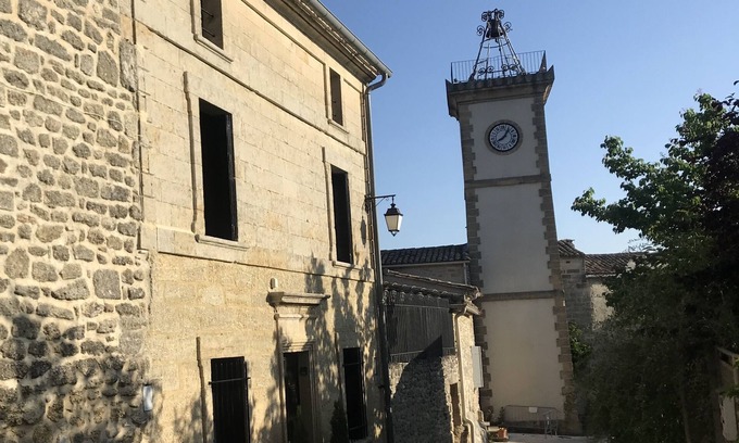 Saint-Siffret House | Stone village house with stunning views of old St. Siffret, near Uzes