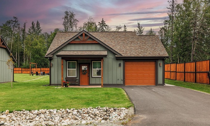 Wasilla Cottage | Stoneridge Place Cottage #1 - Vacation or Executive Retreat 1Br 1Ba Garage!