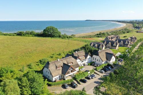 Lobbe Apartment | strandnah mit Balkon, gratis Nutzung vom AHOI Erlebnisbad und Sauna in Sellin - Strandhaus Mönchgut FeWo12