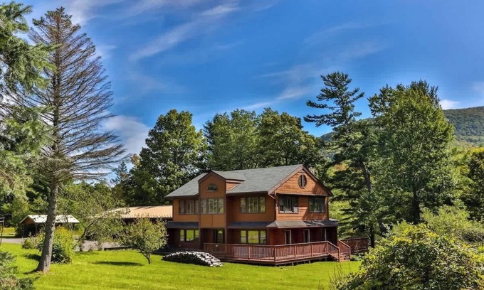 Jewett Center House | Stream-Side Atrium House w/Pool Table & 4 Cozy Efficiency Units