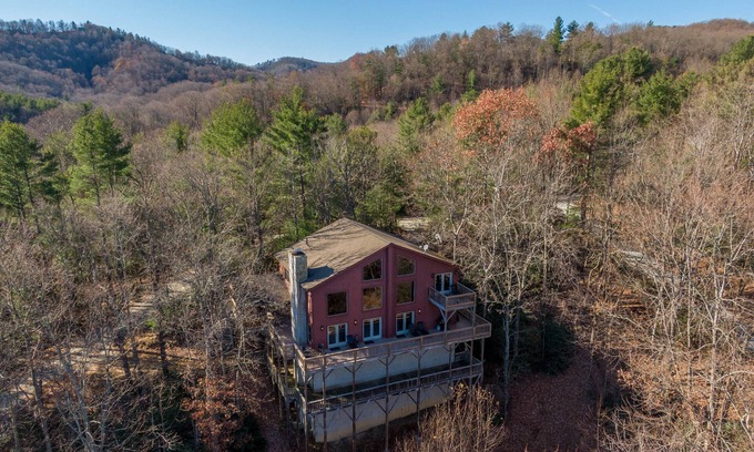 Apple Ridge Cabin | Stress Re-Leaf - Blowing Rock Cabin with great view, hot tub, pool table