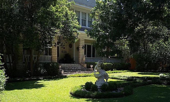 Hyde Park Bed & Breakfast | Strickland Arms Bed and Breakfast