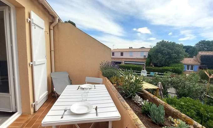 Les Bormettes Apartment | Studio 1500m beach, parking, ideal vacation for two
