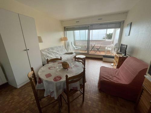 Saint-Jean-de-Monts Apartment | Studio 2-3 pers bord de mer avec parking privé - FR-1-224C-491