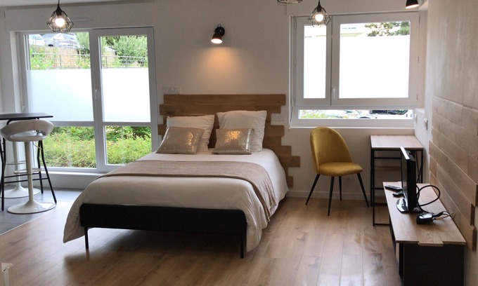 Laignelet Apartment | Studio 35 m2 Refait à Neuf