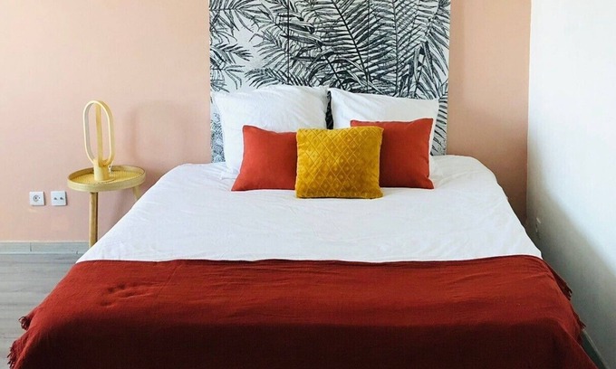 Les Epinettes Apartment | Studio 42m2, Lumineux, au Pied de la Gare ,parking Gratuit