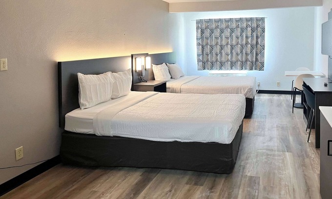Elkhart Hotel | Studio 6 Elkhart, IN- Kitchenette Rooms
