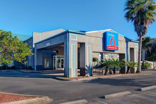 Pine Forest Hotel | Studio 6 Pensacola, FL - West I-10