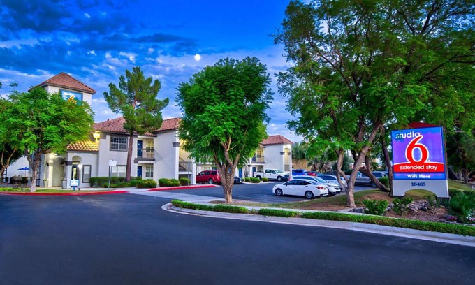 Deer Valley Hotel | Studio 6-Phoenix, AZ - Deer Valley