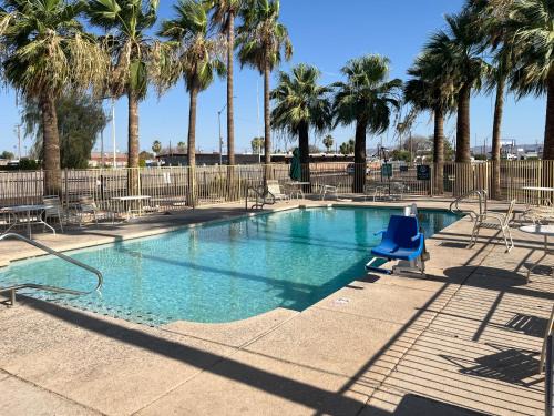 Encanto Hotel | Studio 6 Phoenix, AZ Midtown