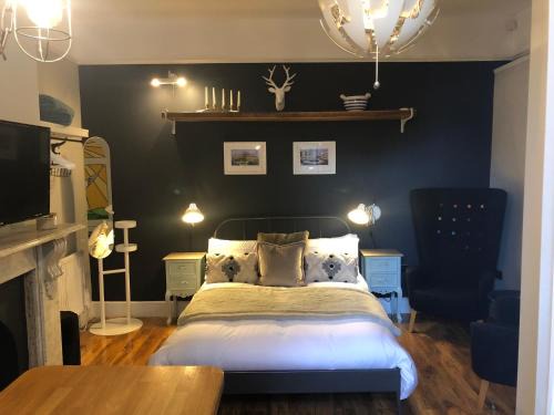 Sheffield Apartment | Studio 77 - Stylish, Free Parking, Fast Wi-Fi, Netflix