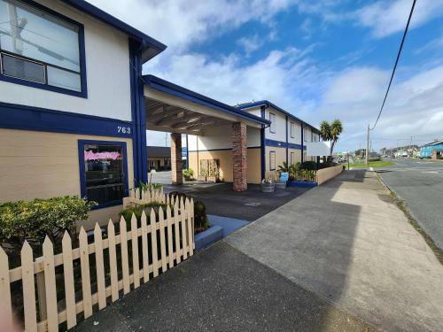 Fort Bragg Hotel | Studio 9 Glass Beach
