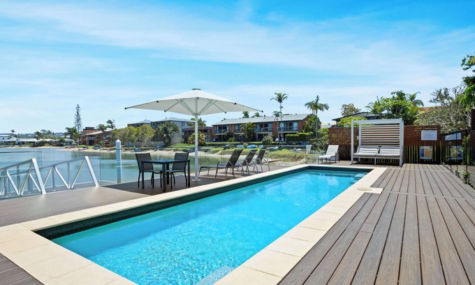 Mooloolaba Apartment | Studio A Garden View - Pet Friendly - Day Spa - Pool, Free Kayaks