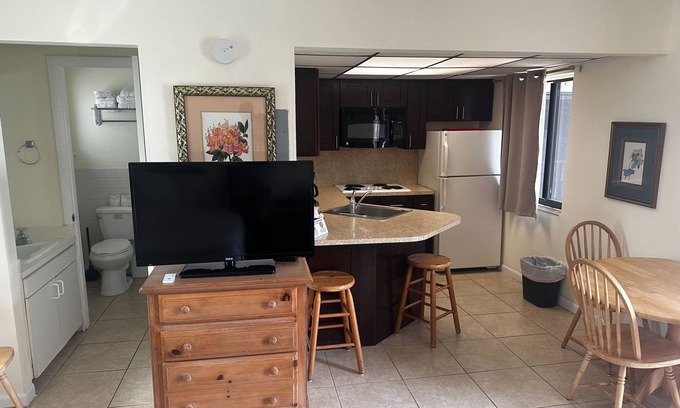 Deerfield Beach Resort | Studio Apartment- Steps from the beach!