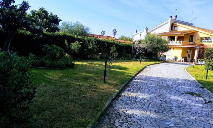 Latina Lido Villa | Studio apartment in Villa with garden