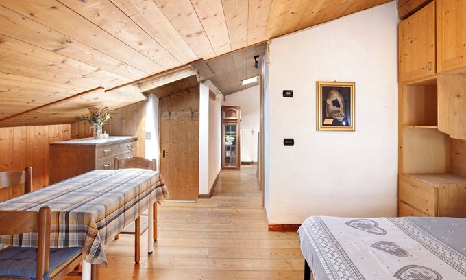 Bormio Apartment | Studio Apartment 'Premesan 2' with Mountain View and Wi-Fi