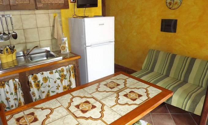 Porto Torres House | Studio apartments in the countryside in Porto Torres "Domos de L'Appiu"