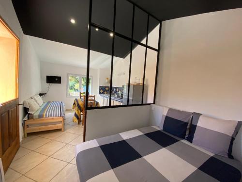 Carces Apartment | Studio avec une belle terrasse Pour les amoureux