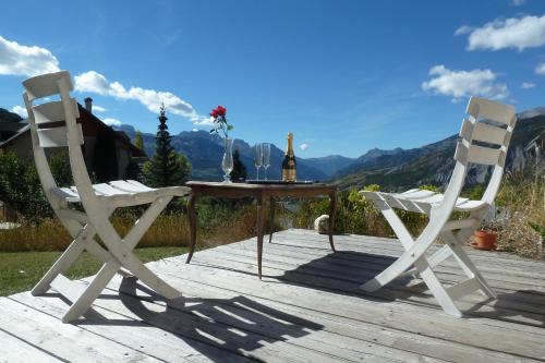 Enchastrayes Apartment | Studio Barcelonnette Ubaye, Provence