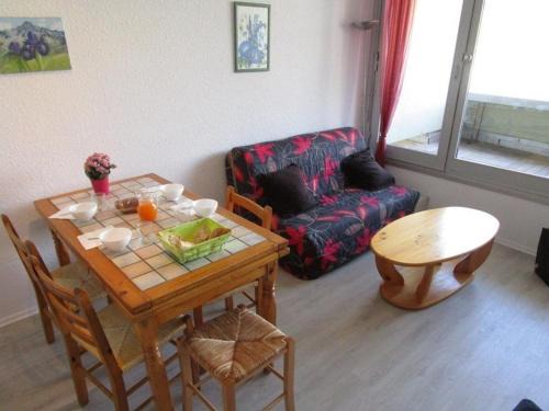 La Mongie Apartment | Studio cabine 5 pers avec balcon, au pied des pistes de La Mongie 1800, proche commerces et spa thermal - FR-1-404-2
