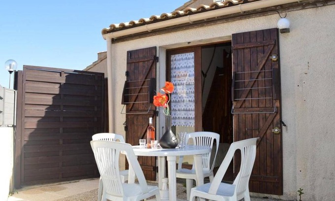 Saint-Pierre-la-Mer House | Studio Cabine Mezzanine à Saint Pierre la Mer - 4 Couchages, Piscine, Terrasse, Parking Privé - FR-1-229D-313
