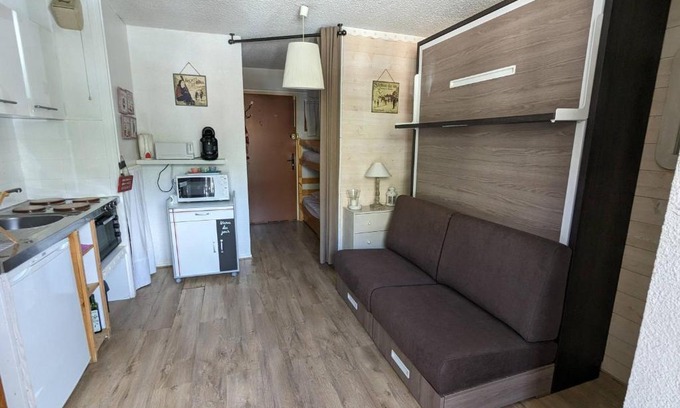 Valloire Apartment | Studio cabine pour 3 personnes avec balcon Ouest, au centre de Valloire, proche commerces et ski - FR-1-263-461
