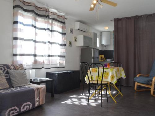 Banyuls-sur-Mer Apartment | Studio Climatisé à 200m des Plages, Centre-ville de Banyuls, 2 Couchages - FR-1-225C-25