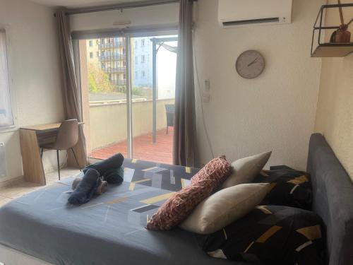 Tarbes Apartment | Studio Climatisé et Grande Terrasse Tarbes Centre