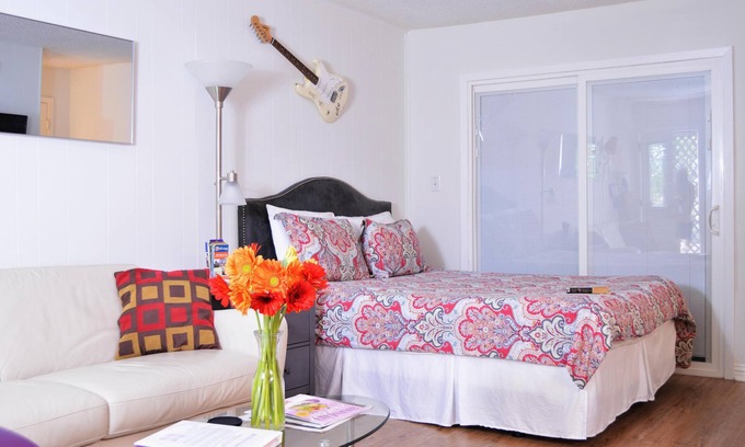 Barton Hills Condo | Studio condo near Zilker Park, 2 mi to downtown