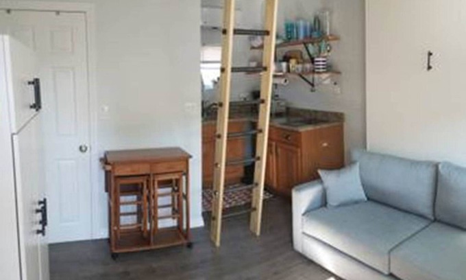 Pine Point Condo | Studio Condo (Newly Renovated) - 150' to Beach 20 min to Portland