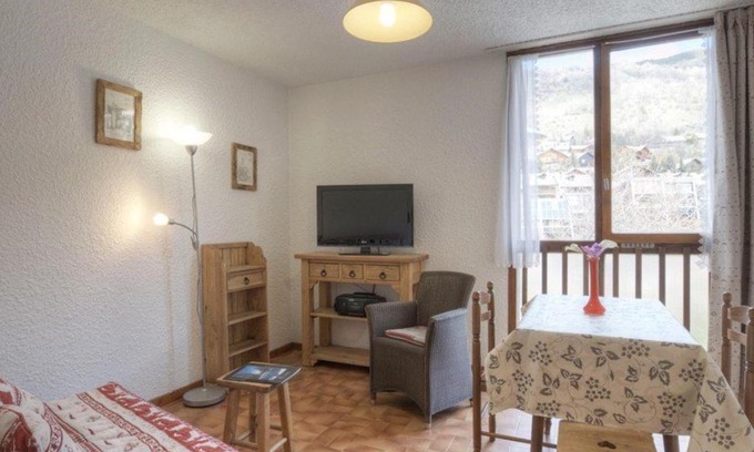 Saint-Chaffrey Apartment | Studio cosy pour 2, Serre-Chevalier Chantemerle - Proche pistes, parking, casier à ski, animaux acceptés - FR-1-330E-62
