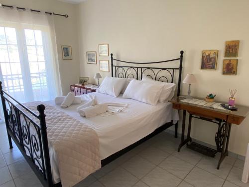 Monemvasia Apartment | Studio Fofo Villa Marifay