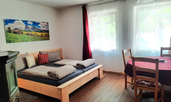 St. Pauls Apartment | Studio Apartment 'Peter Paul Domblick Erdgeschoss' with Mountain View and Shared Garden