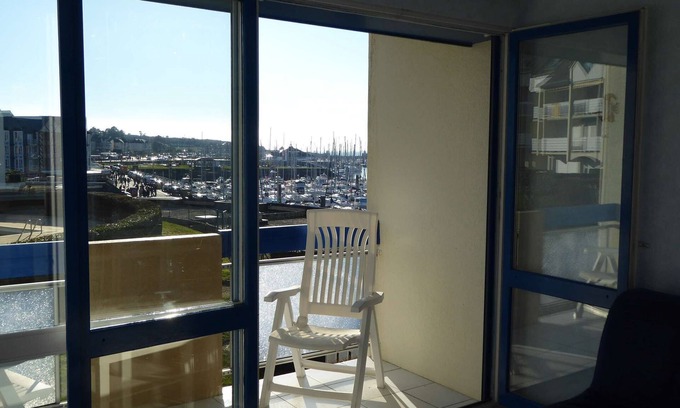 Arzon Apartment | Studio Port du Crouesty residence with swimming pool