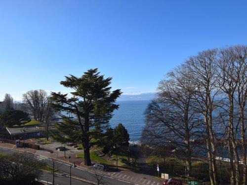 Evian-les-Bains Apartment | Studio spacieux au cœur d'Évian-les-Bains, balcon, proche centre - FR-1-498-58