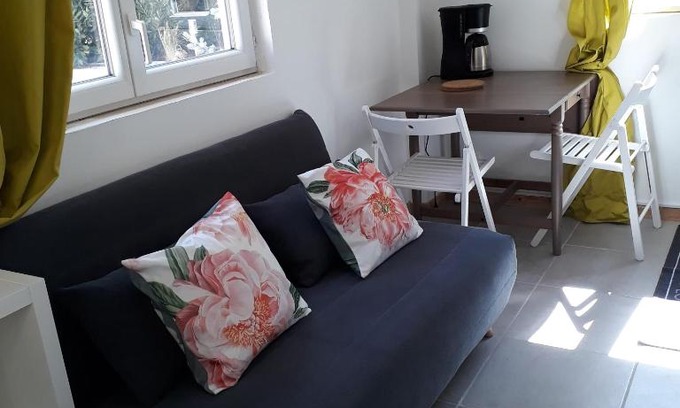 Apt Apartment | Studio tout équipé au calme