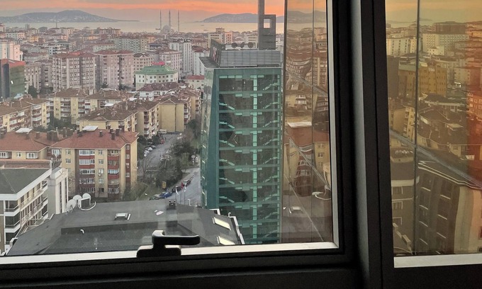 Maltepe Apartment | studio unit whit pool and gym