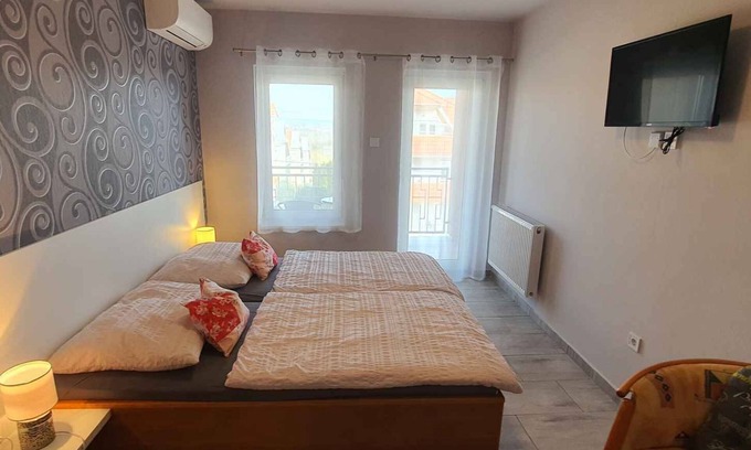 Heviz Apartment | Studio with air conditioning and internet near the city center