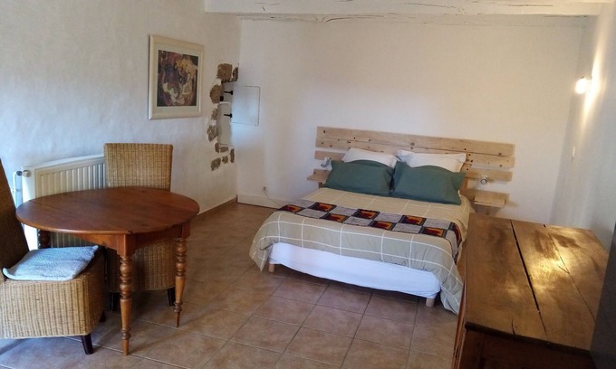 Chirols Apartment | Studio with breathtaking views, nearby hiking and swimming trails