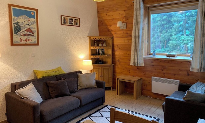 La Salle-les-Alpes Apartment | Studio with swimming pool near the slopes