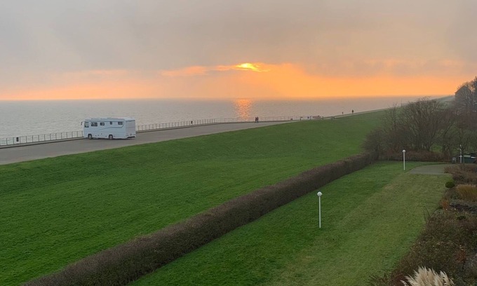 Innenhafen Apartment | Studio with sea view and large loggia - direct access to the North Sea