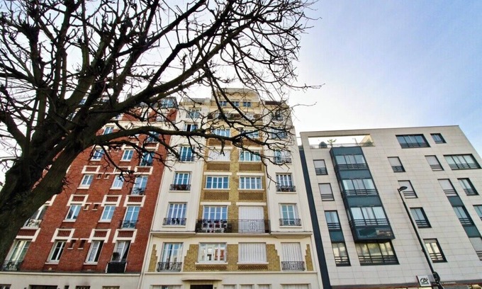Vanves Apartment | Studio with Wifi 15 minutes from Montparnasse