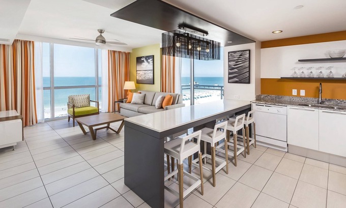 Clearwater Beach Resort | Stunning 1 Bedroom Deluxe VIP at Wyndham Clearwater Beach 02/15/21-02/22/21