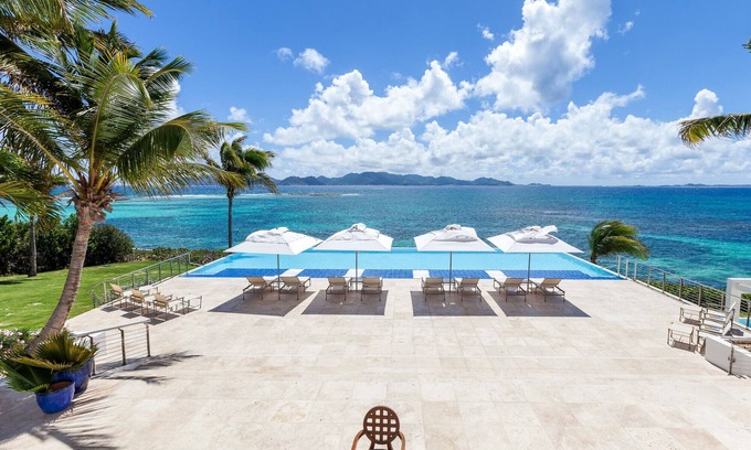 Little Harbour Villa | Stunning 3 Acre Estate with beach, pool + jacuzzi