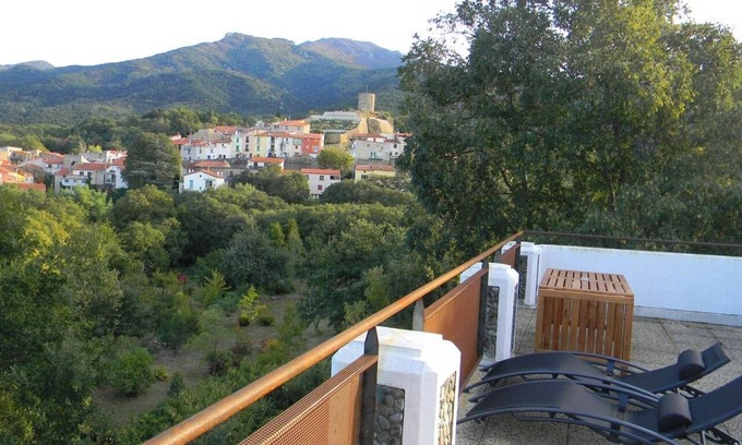 Laroque-des-Alberes Villa | Stunning 3 bed villa, sunny terrace & great views