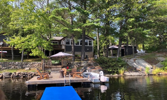 Arden Cottage | Stunning 5 Bedroom Lakehouse