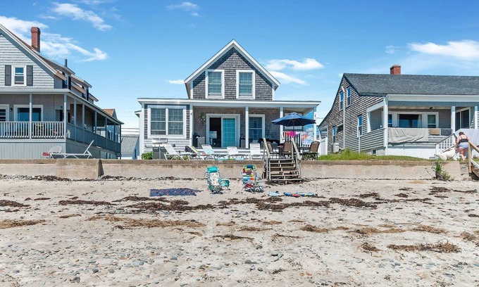 Wells Beach House | STUNNING BEACHSIDE LISTING DIRECTLY ON WELLS BEACH: RELAXING: 9/28-10/2 NOW OPEN